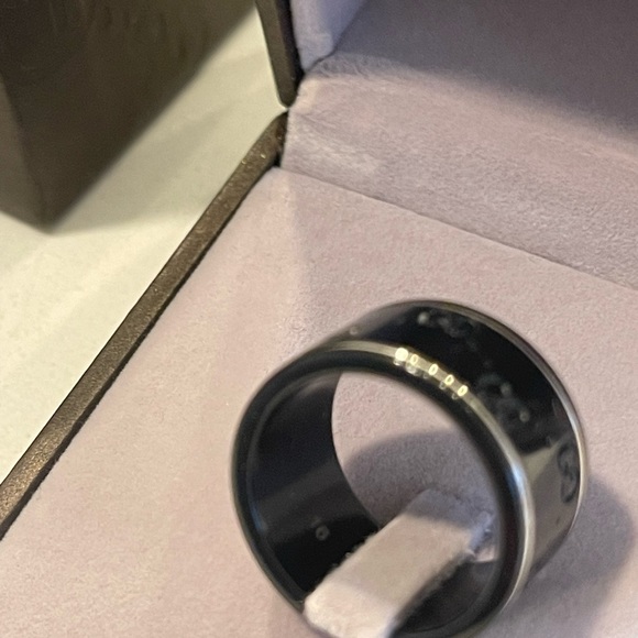 Gucci
18K White Gold ICON Synthetic Corundum Wide Band - Picture 2 of 7